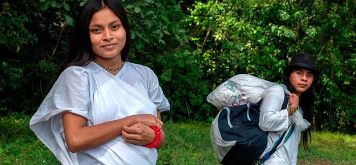 Dos mujeres en el campo